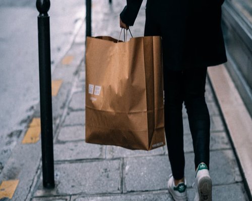 Someone carrying a shopping bag comfortably